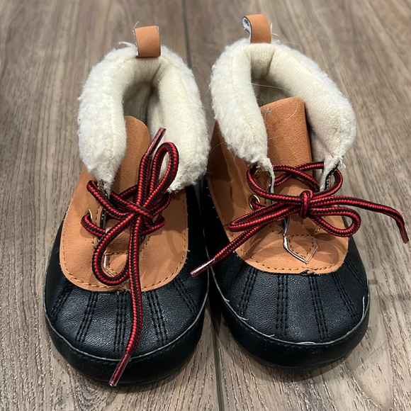 Carter’s Infant Duck Boots - Size 6-9 month - Picture 1 of 5